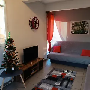 Superbe F2 Neuf : Terrasse, Barbecue. Appartement